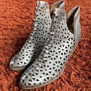 Musse & Cloud Silver Perforated Ankle Boots